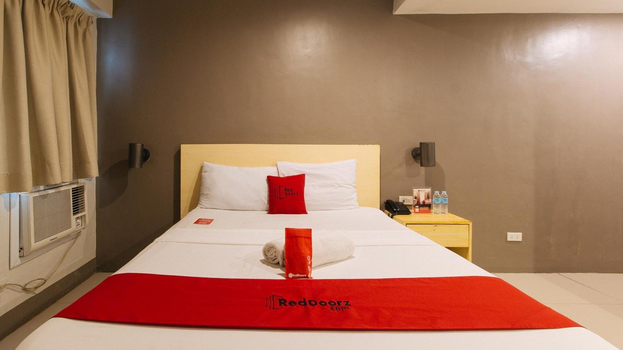 Hotel Reddoorz At Samat Mandaluyong Exteriér fotografie