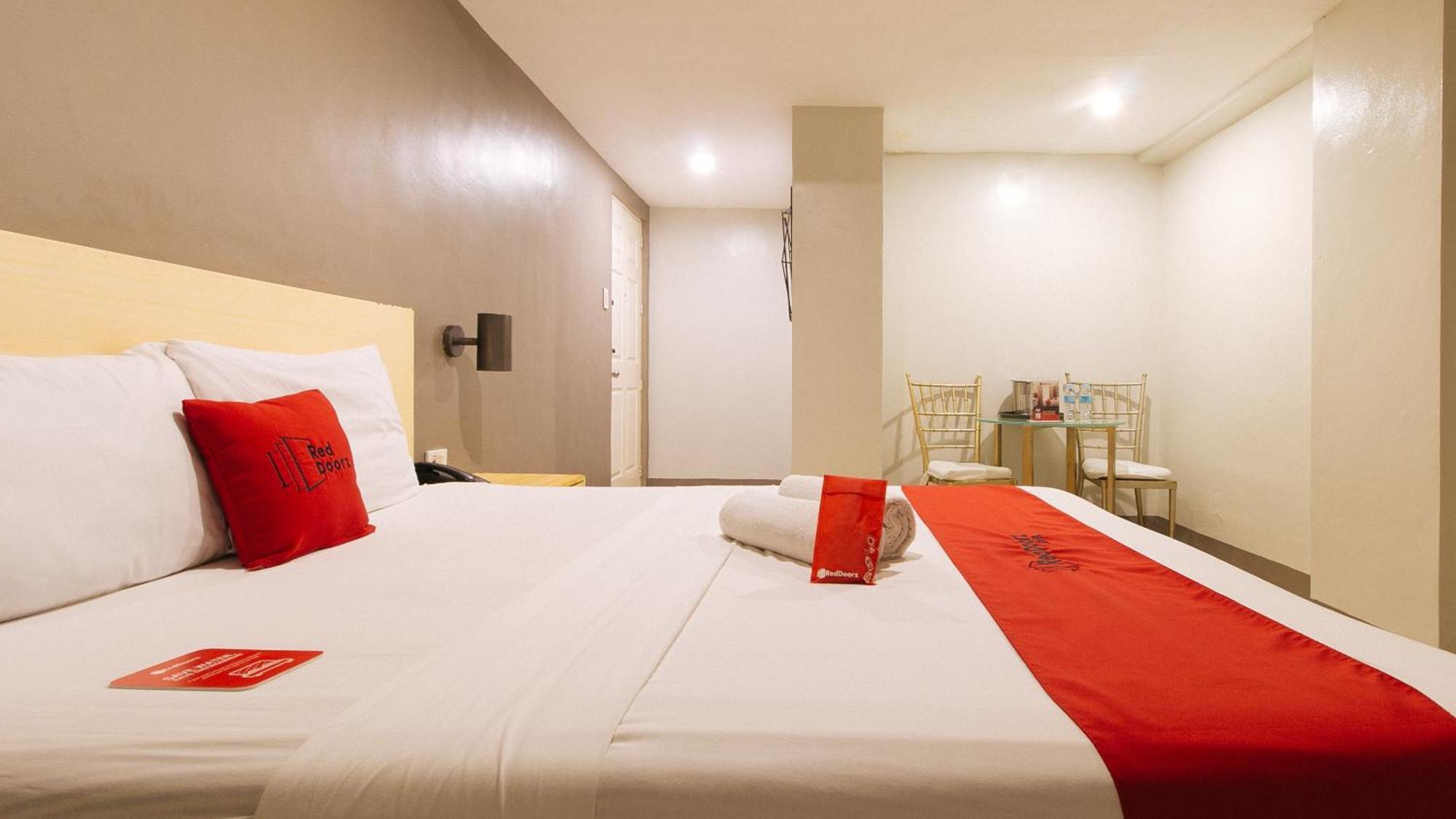 Hotel Reddoorz At Samat Mandaluyong Exteriér fotografie